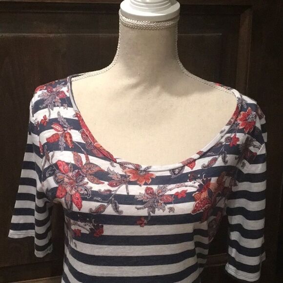 Ann Taylor July 4 Top Size M - Picture 2 of 5